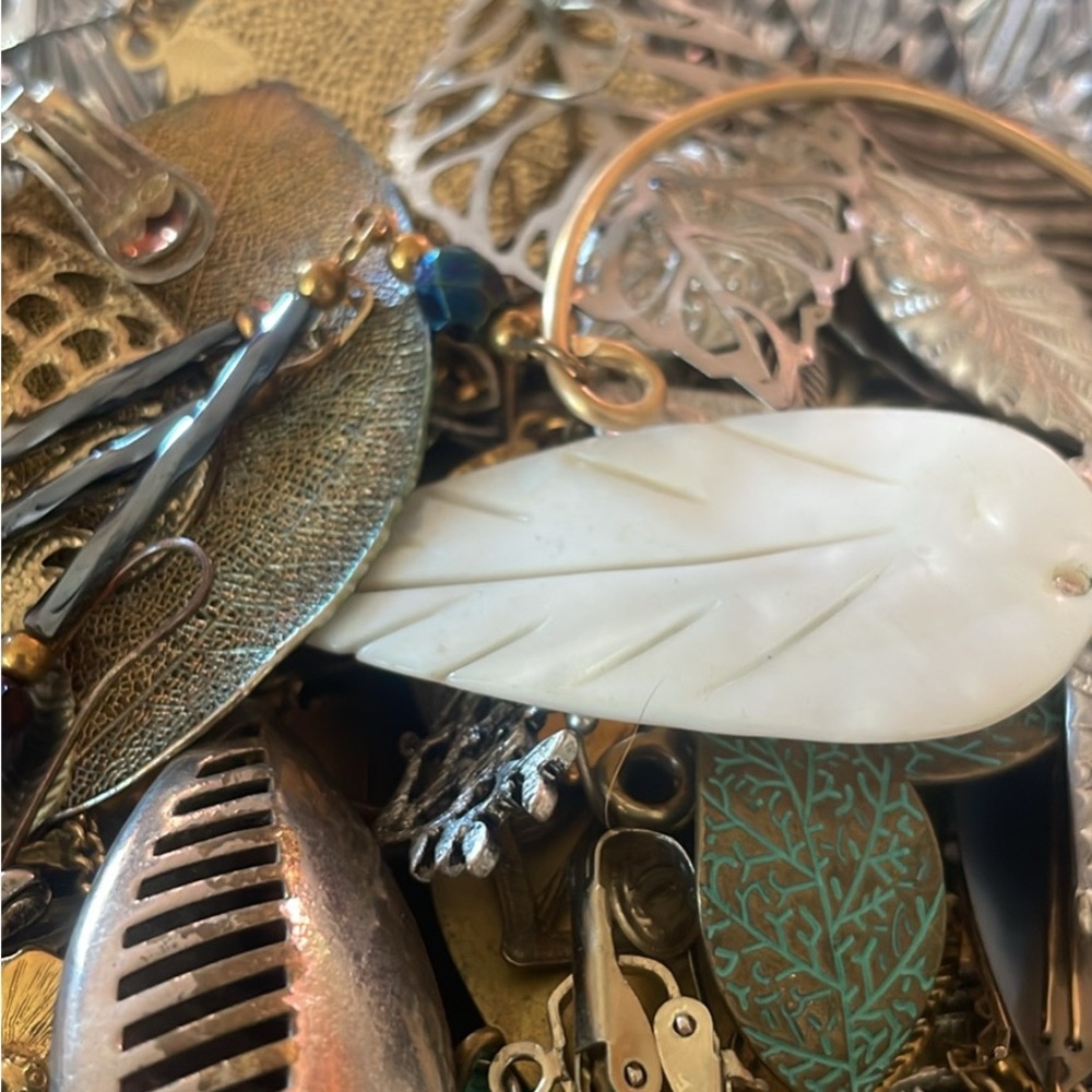 Vintage lot of leaves!! See pictures for variety. Jewelry making.